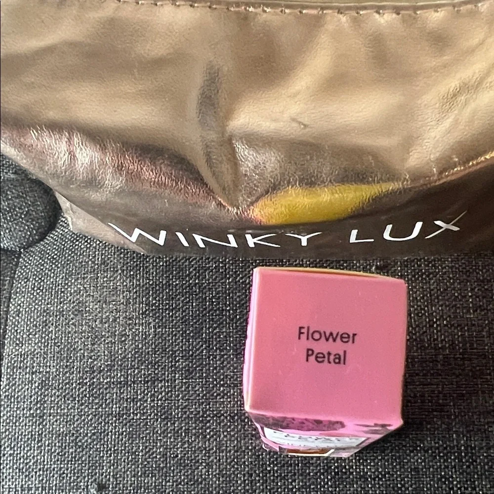 WINKY LUX Flower Petal Lip Oil - Gold Infusion